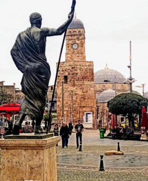 ANTALYA kaleiçi merkezi muhteşem konum geniş EV